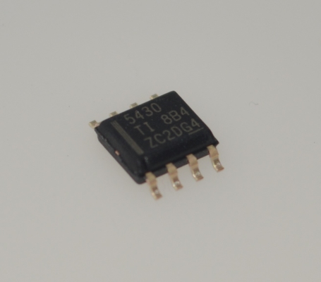 TPS5430DDAR 3A 5.5-36V Geniş Giriş Adım Aşağı Dönüştürücü 500kHz Değiştirme Yüksek verimlilik (% 95'e kadar) Dahili Kompensasyon Gücü İyi Sinyal Termal/UVLO Koruma SOIC-8 Paketi