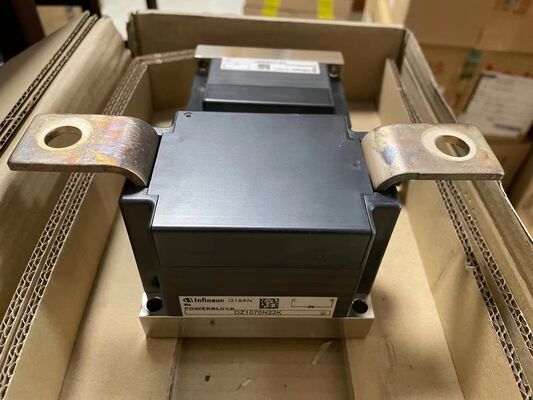 DZ1070N22K 2200V 1070A HiPak IGBT Modülü Düşük VCE(sat) Yüksek Kısa Devre Dayanıklılığı Düşük Anahtarlama Kaybı Geçmeli Teknoloji HVDC ve Yüksek Güçlü Çekiş Sürücüleri İçin