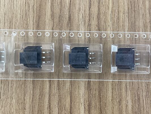 105405-1106 6 Pozisyon 1.25mm Pitch Kablo-Kart Konnektörü Sıkma Yuvası Soket Tipi Panel Montaj Sürtünme Kilidi UL 1066 V-0 LED Aydınlatma ve Otomotiv İçin