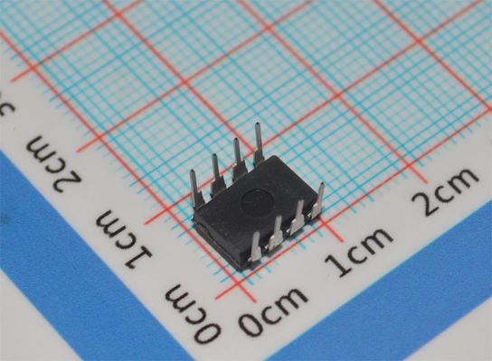 LP2951CN 5V/AYAR 150mA LDO Regülatör 3V-30V Giriş ±%0,5 Doğruluk TO-220/DIP-8 -40°C ila +125°C Düşük Sakin Akım