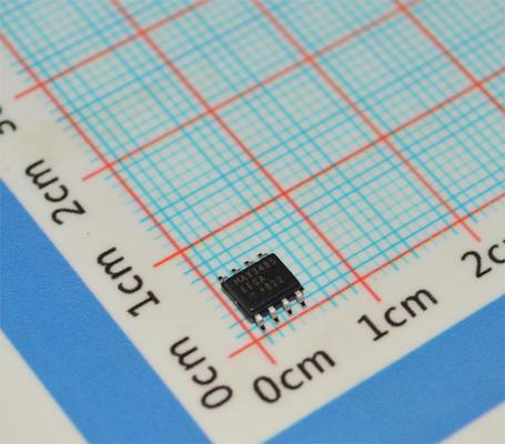 MAX3485EESA 3.3V RS-485/RS-422 Alıcı-Verici 10Mbps 1/8 Birim Yük (256 Düğüm) ±15kV ESD SOIC-8 -40°C ila +85°C