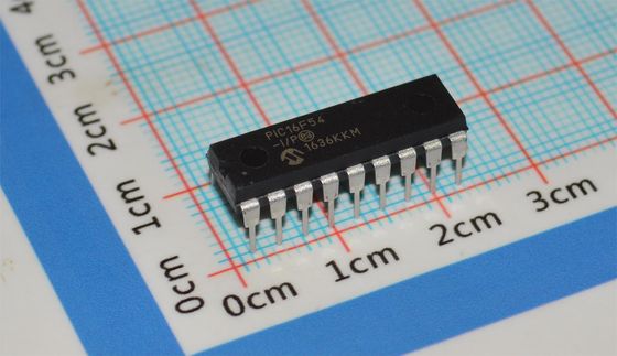 PIC16F54-I/P 8-bit RISC MCU 20MHz 512x12 Flash 25B RAM 12 I/O DIP-18 2-5.5V -40°C~125°C Düşük Güç <2mA