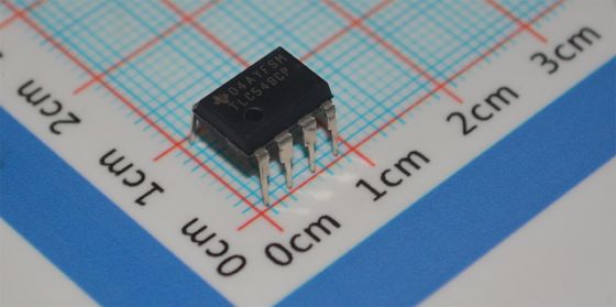 TLC549CP 8-bit ADC 40ksps 4MHz Saati Tek Kaynak 3-6V DIP-8 ±0.5LSB INL Düşük Güç <15mW -40°C'den +85°C'ye
