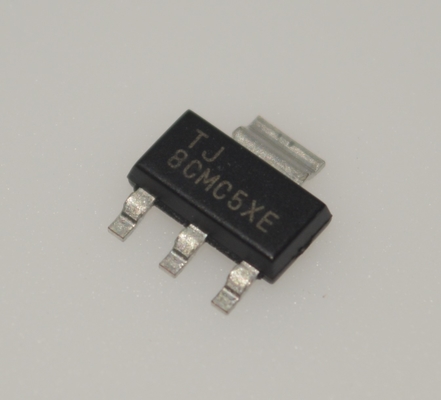 TLV1117LV33DCYR 800mA LDO 3.3V Sabit Çıktı% 1 Doğruluk Düşük Çıkış Voltajı Aşırı Akım ve Isı Koruması -40 °C'den 125 °C'ye kadar Seramik Kondensatörlerle Sabit SOT-223 Paketi