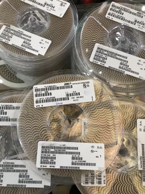 TAJA475K010RNJ 4.7μF 10V Tantalum Kondensatörü 10% Tol 1310 Vaka Düşük ESR Yüksek Güvenilirlik Otomobil ve Endüstriyel Uygulamalar için Kalifiye Büyük Sıcaklık Aralığı AEC-Q200