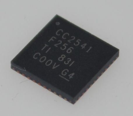 CC2541F256RHAR Bluetooth 4.0 Düşük Enerjili SoC 256KB Flash 8KB RAM Güçlü 8051 MCU Entegre RF Alıcı Ultra Düşük Güçlü Tam Bluetooth Yüklü Gelişmiş Sensör Arayüzü IoT / Giyilebilir cihazlar için idealdir