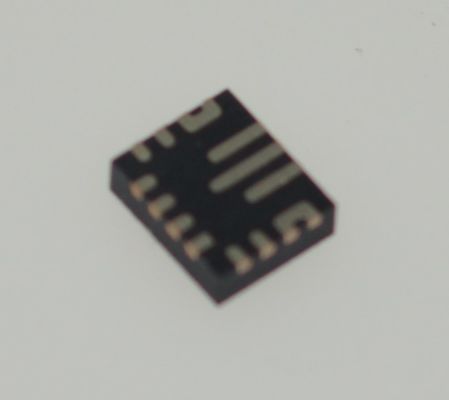 TPS63070RNMR Buck-Boost Değiştiricisi 2.5-12V Giriş 2A Değiştiricisi % 96 Verimlilik 1.8-5.5V Düzenlenebilir Çıkış Gücü Tasarruf Modu 25μA IQ Zorlu PWM 3x3mm QFN Paketi