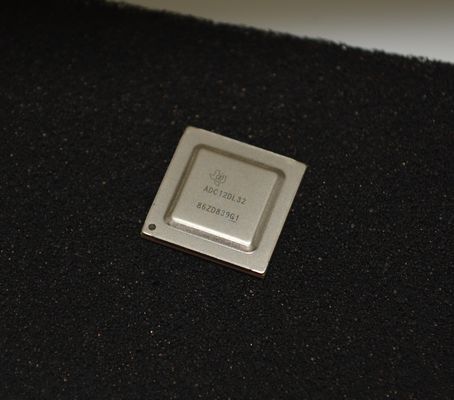 ADC12DL3200ACF RF Örnekleme ADC 12 Bit çözünürlük çift 3.2GSPS Kanallar 6.4GBaud Hızı JESD204B Arayüz Çok bantlı İşleme Ultra Düşük Güçlü Geniş Analog Bant Genişliği Entegre Dijital Aşağı Dönüşüm