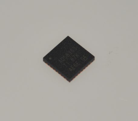 ADS8363SRHBR ADC 16 bit çözünürlük 500kSPS Aktarım 6 Kanal Eşzamanlı Örnekleme Düşük Güç (85mW) Paralel Arayüz ±2.5V Bipolar Girdi İç Referans 64 pinli QFP Paketi
