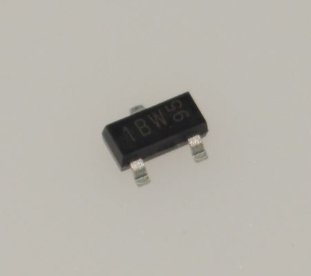 BC846B NPN Genel Amaçlı Transistor 65V 100mA SOT-23 Paketi Düşük Gürültü Yüksek Akım Kazancı 200-450 250MHz Frekans Çift/Tek Seçenekler RoHS Uyumlu Teyp and Bobin