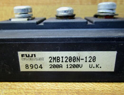 2MBI200N-120 1200V 200A IGBT Modülü Düşük Vce(sat) Düşük Kayıp Yüksek Kısa Devre Dayanımı Motor Sürücüleri ve Endüstriyel UPS için Entegre NTC