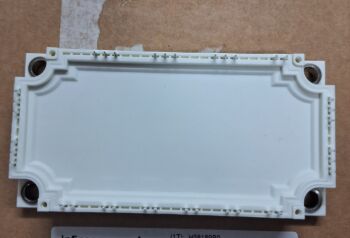 FS150R12KT4 1200V 150A Altı IGBT Modülü Düşük VCE (sat) Yüksek verimlilik 10μs Kısa devre sağlamlığı Entegre NTC Kompakt EconoPACK+ Tasarımı Düşük anahtarlama kaybı Sürücüler ve UPS için idealdir