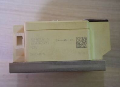 SKKE600/16 1600V 600A Tek Diyot Modülü Ultra Düşük VF 1.5V Yüksek Ani Akım 22kA SEMIPACK4 İzoleli Taban Mükemmel Isı Transferi Yüksek Güvenilirlik Doğrultucular ve Kaynak Makineleri için UL Sertifikalı