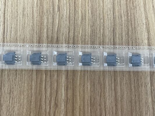 105405-1106 6 Pozisyon 1.25mm Pitch Kablo-Kart Konnektörü Sıkma Yuvası Soket Tipi Panel Montaj Sürtünme Kilidi UL 1066 V-0 LED Aydınlatma ve Otomotiv İçin