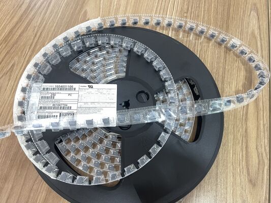 105405-1106 6 Pozisyon 1.25mm Pitch Kablo-Kart Konnektörü Sıkma Yuvası Soket Tipi Panel Montaj Sürtünme Kilidi UL 1066 V-0 LED Aydınlatma ve Otomotiv İçin