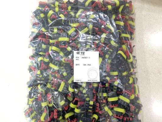282087-1 4 Pozisyon 2.5mm Pitch Kablo-Kart Konnektörü Sıkma Yuvası Sürtünme Kilidi Panel Montaj Polarize UL 94V-0 4.5A Güç Dağıtımı ve Endüstriyel İçin Derecelendirme
