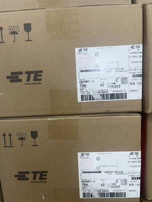 282087-1 4 Pozisyon 2.5mm Pitch Kablo-Kart Konnektörü Sıkma Yuvası Sürtünme Kilidi Panel Montaj Polarize UL 94V-0 4.5A Güç Dağıtımı ve Endüstriyel İçin Derecelendirme
