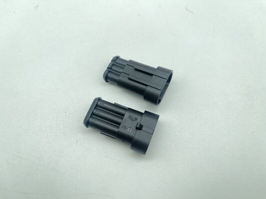 282105-1 3 Pozisyon 5.0mm Pitch Kablo-Tür başlığı Dikey Delik İçinden Kapalı Dengi Kilitlenmiş Polarize 9A Rating for Power Supplies and Industrial Controls