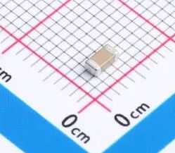 1206B104K101CT – MLCC 1206 kılıf X7R dielektrik 0.1µF ±10% 100V nominal düşük ESR geniş -55°C ila +125°C aralık, ayırma ve güç filtreleme için mükemmel