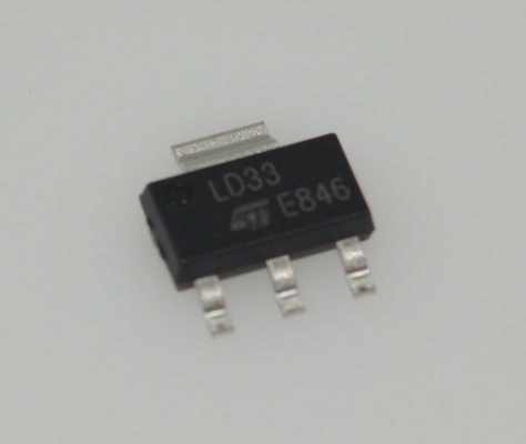 LD1117S33CTR 3.3V LDO Voltaj Düzenleyicisi 1A çıkışlı düşük düşme voltajlı yüksek hassasiyetli aşırı akım ve termal koruma seramik kondansatörlerle kararlı SOT-223 Paketi