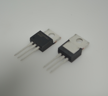 LM35DT Doğrusal +10mV/°C Çıktısı 0.5°C Doğruluk Geniş -55°C'den +150°C'ye kadar Aralık Düşük Kendini ısıtma 4-30V İşlem Kolay Kalibrasyon ve TO-220 Paketi